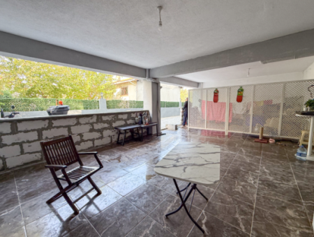 Grosse Und Geräumige 2 1 Wohnung Zum Verkauf An Der Hauptstrasse In Kumbağ