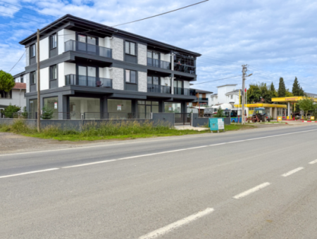 Grosser Lagerladen Zur Miete An Der Belebten Hauptstrasse Kumbağ