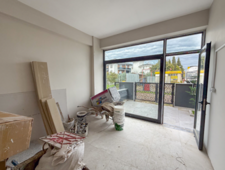 Grosser Lagerladen Zur Miete An Der Belebten Hauptstrasse Kumbağ