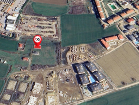 248 Quadratmeter 3-Stöckiges Grundstück Zum Verkauf In Kumbağ