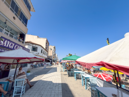 1 1 Miete Mit Doppelbalkon In Einem Gebäude Direkt Am Meer An Der Kumbağ-Promenade