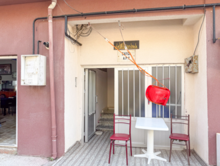 1 1 Miete Mit Doppelbalkon In Einem Gebäude Direkt Am Meer An Der Kumbağ-Promenade