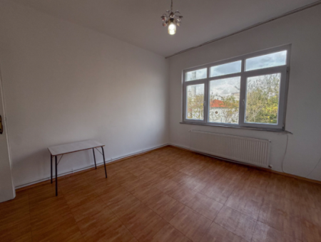 1 1 Miete Mit Doppelbalkon In Einem Gebäude Direkt Am Meer An Der Kumbağ-Promenade