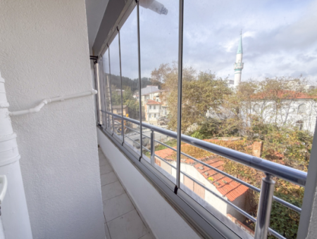 1 1 Miete Mit Doppelbalkon In Einem Gebäude Direkt Am Meer An Der Kumbağ-Promenade