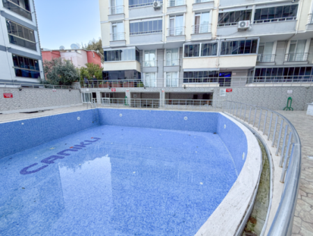 Grosse Und Geräumige 2 1 Wohnung Zum Verkauf In Einem Komplex Mit Pool In Kumbağ 