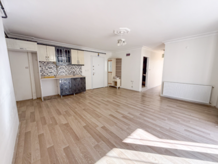 Grosse Und Geräumige 2 1 Wohnung Zum Verkauf In Einem Komplex Mit Pool In Kumbağ 