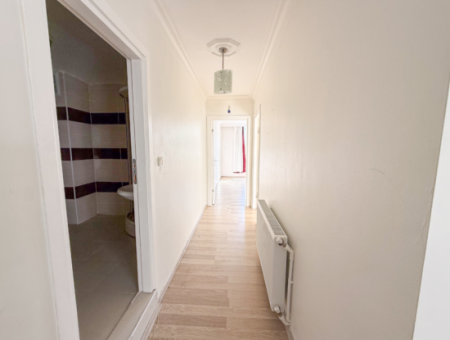 Grosse Und Geräumige 2 1 Wohnung Zum Verkauf In Einem Komplex Mit Pool In Kumbağ 