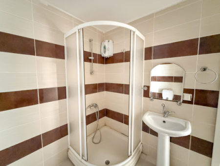 Grosse Und Geräumige 2 1 Wohnung Zum Verkauf In Einem Komplex Mit Pool In Kumbağ 