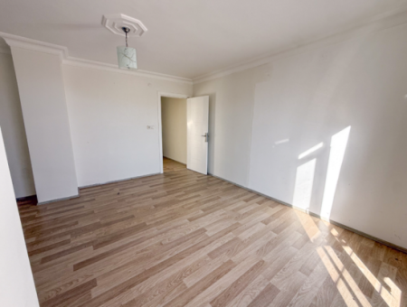 Grosse Und Geräumige 2 1 Wohnung Zum Verkauf In Einem Komplex Mit Pool In Kumbağ 