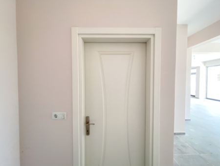 135 M² Grosser Laden Zu Mieten In Der Stark Belebten Hauptstrasse Kumbağ