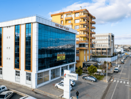 100.Year Sub-Road Street Sea View Complete Rental Plaza