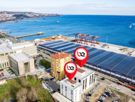 100.Year Sub-Road Street Sea View Complete Rental Plaza