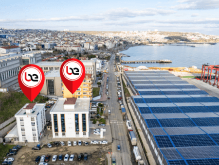 100.Year Sub-Road Street Sea View Complete Rental Plaza