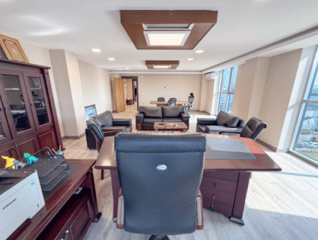 100.Year Sub-Road Street Sea View Complete Rental Plaza