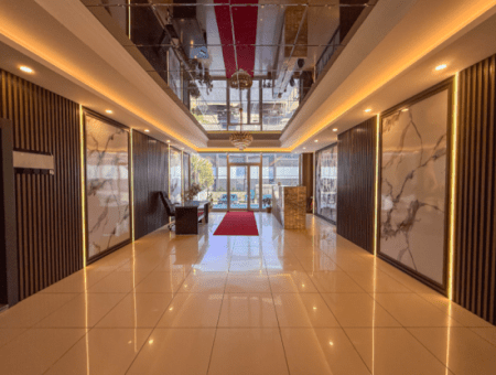 100.Year Sub-Road Street Sea View Complete Rental Plaza