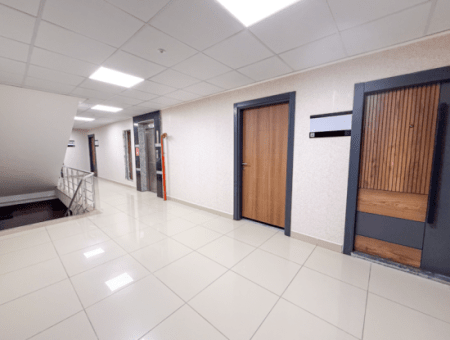 100.Year Sub-Road Street Sea View Complete Rental Plaza