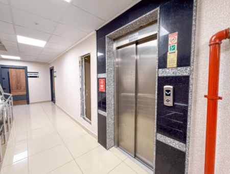 100.Year Sub-Road Street Sea View Complete Rental Plaza