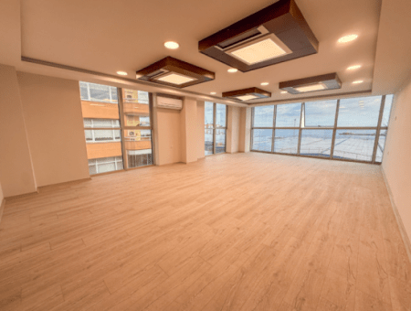 100.Year Sub-Road Street Sea View Complete Rental Plaza