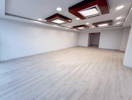 100.Year Sub-Road Street Sea View Complete Rental Plaza