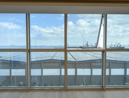 100.Year Sub-Road Street Sea View Complete Rental Plaza