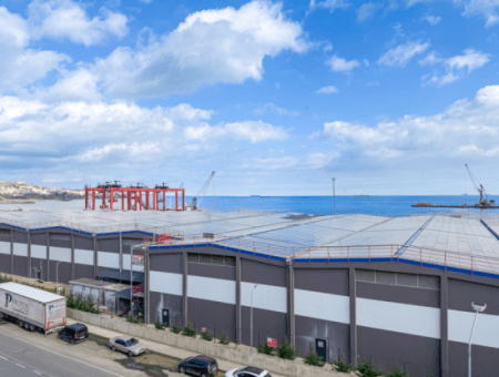 100.Year Sub-Road Street Sea View Complete Rental Plaza