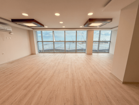 100.Year Sub-Road Street Sea View Complete Rental Plaza