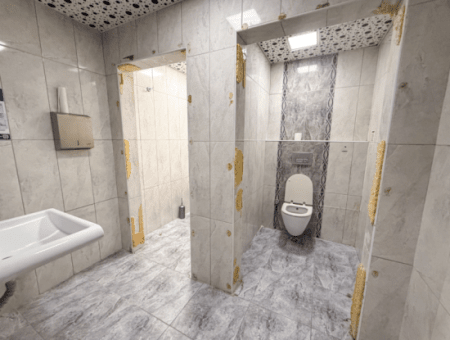 100.Year Sub-Road Street Sea View Complete Rental Plaza