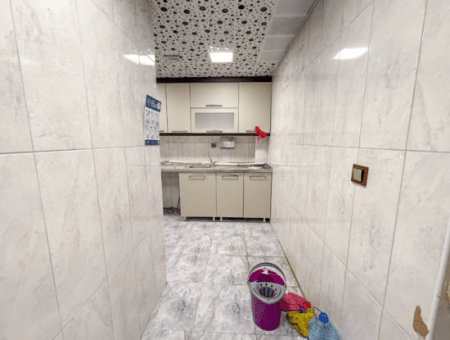 100.Year Sub-Road Street Sea View Complete Rental Plaza