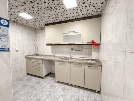 100.Year Sub-Road Street Sea View Complete Rental Plaza