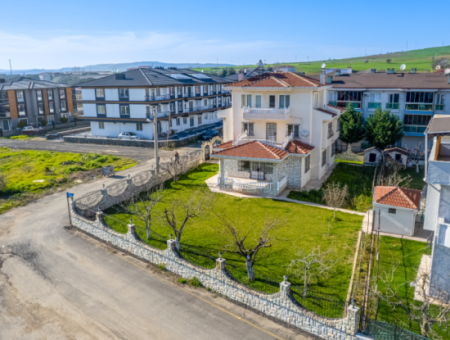 Trplex 7 1 Villa Zum Verkauf Auf 740 M² Grundstück In Kumbağ
