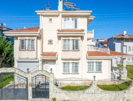 Trplex 7 1 Villa Zum Verkauf Auf 740 M² Grundstück In Kumbağ