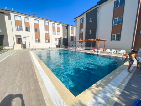 2 1 Luxuswohnung Zu Mieten Mit Separater Küche In Einem Komplex Mit Pool