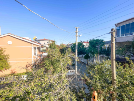 Geräumige 2 1 Möblierte Wohnungen Zur Miete An Der Meerseite Der Kumbağ-Strasse