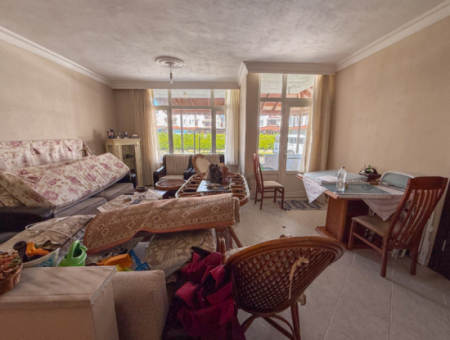 Triplex-Villa Zum Verkauf Auf Einem Gelände Mit Einem 50 Meter Grossen Pool Zum Kumbağ-Meer