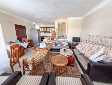 Triplex-Villa Zum Verkauf Auf Einem Gelände Mit Einem 50 Meter Grossen Pool Zum Kumbağ-Meer