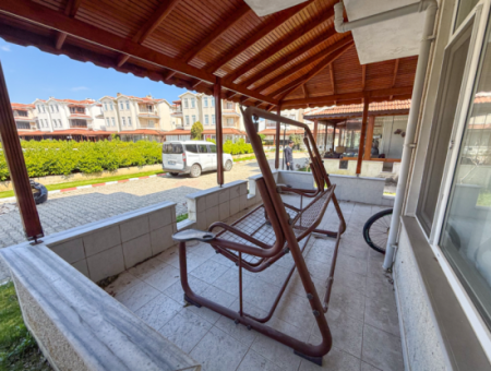 Triplex-Villa Zum Verkauf Auf Einem Gelände Mit Einem 50 Meter Grossen Pool Zum Kumbağ-Meer