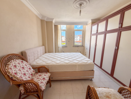 Triplex-Villa Zum Verkauf Auf Einem Gelände Mit Einem 50 Meter Grossen Pool Zum Kumbağ-Meer