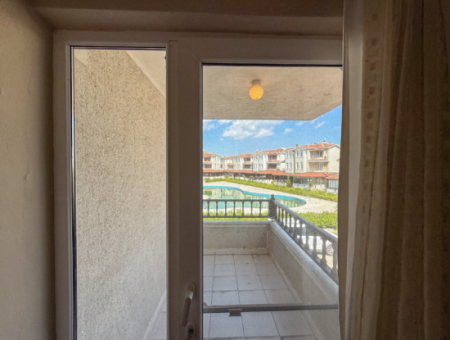 Triplex-Villa Zum Verkauf Auf Einem Gelände Mit Einem 50 Meter Grossen Pool Zum Kumbağ-Meer