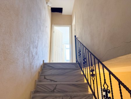 Triplex-Villa Zum Verkauf Auf Einem Gelände Mit Einem 50 Meter Grossen Pool Zum Kumbağ-Meer