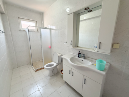 Triplex-Villa Zum Verkauf Auf Einem Gelände Mit Einem 50 Meter Grossen Pool Zum Kumbağ-Meer