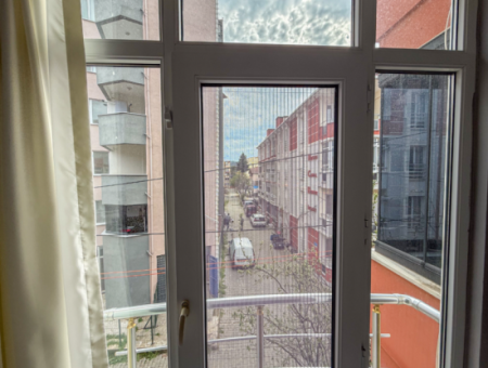 2 1 Wohnungen Zum Verkauf An Einer Zentralen Lage In Kumbağ, Sehr Nahe Am Meer.