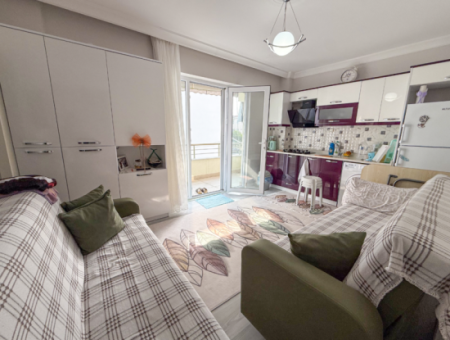 1 1 Wohnung Zum Verkauf In Einem Wohngebäude In Der Nähe Des Gündal-Strandes In Kumbağ