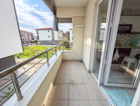 1 1 Wohnung Zum Verkauf In Einem Wohngebäude In Der Nähe Des Gündal-Strandes In Kumbağ