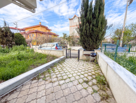 1 1 Wohnung Zum Verkauf In Einem Wohngebäude In Der Nähe Des Gündal-Strandes In Kumbağ