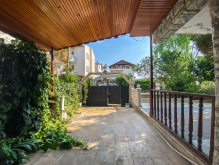 Triplex 4 1 Villa Zum Verkauf Mit Steinverkleidung Am Meer, In Kumbağ