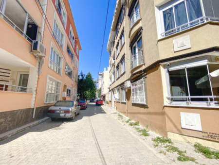 Voll Möblierte Wohnung Zu Mieten 2 1 Wohnungen Mit Aufzug An Der Zentralen Lage Von Kumbağ