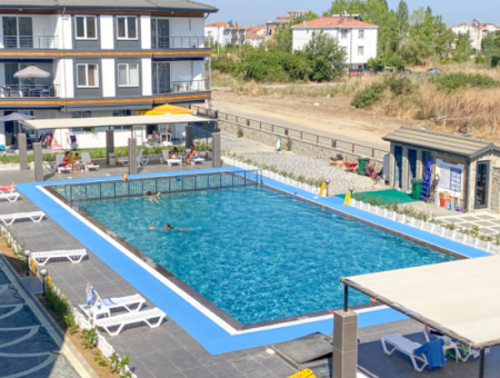 Luxuriöse 2-1-Wohnung Zur Mietung In Einem Komplex Mit Pool Nahe Dem Meer In Kumbağ