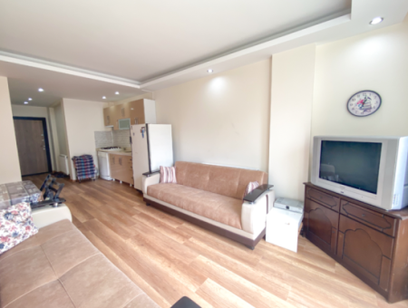 Kumbağ 2 1 Wohnung Zum Verkauf In Einem Wohnhaus Mit Aufzug Nahe Dem Meer
