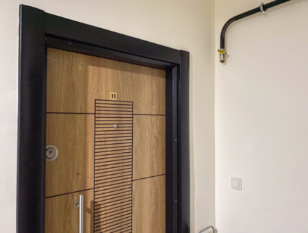 Kumbağ 2 1 Wohnung Zum Verkauf In Einem Wohnhaus Mit Aufzug Nahe Dem Meer