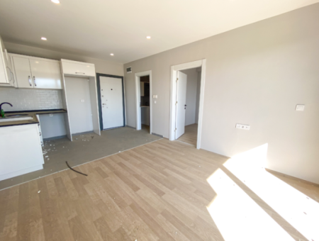 Luxus 1 1 Wohnung Zu Vermieten In Der Nähe Des Meeres In Einem Komplex Mit Kumbağ Pool